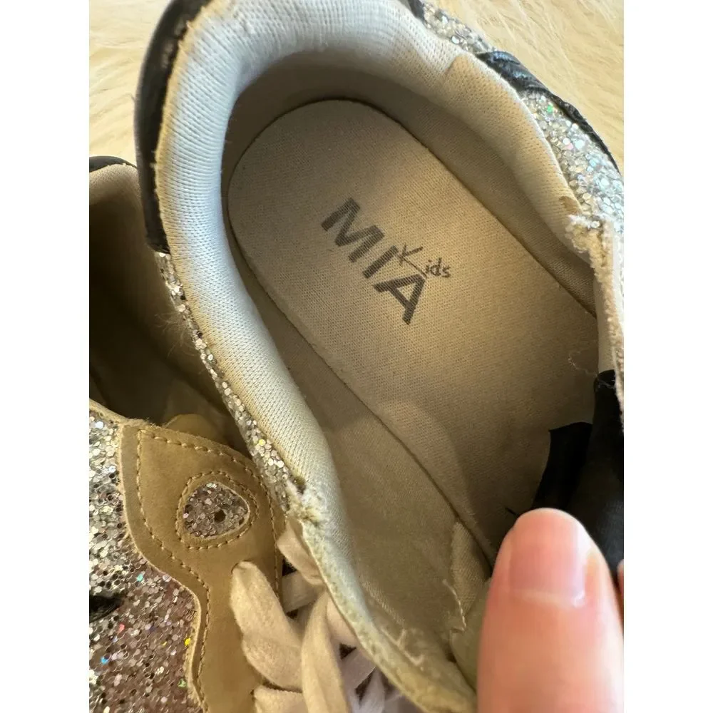 Mia Kids sparkle star shoes size‎ 5